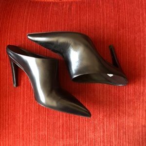 Balenciaga pointy toe leather mules